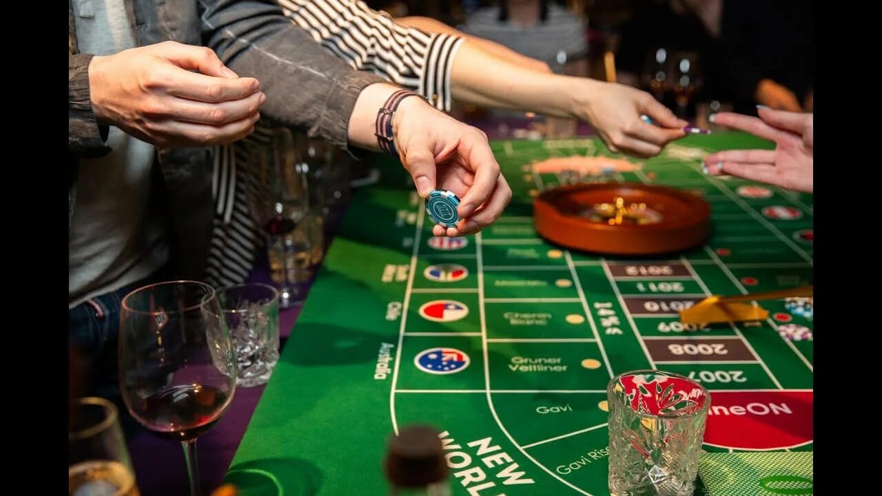 Stół do Whisky Casino